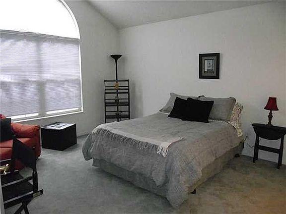 4th image of 9875 Connor Lake Cir