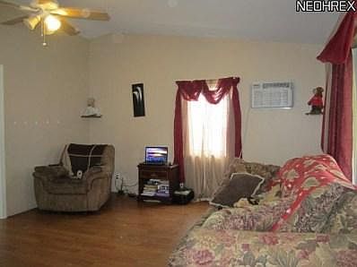 2nd image of 413 Illinois Ave