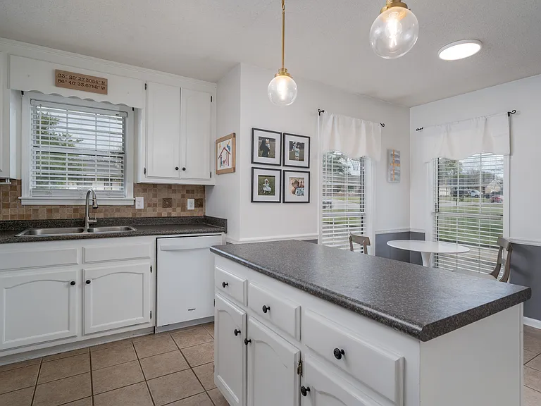 4153 Cypress St — Photo 12