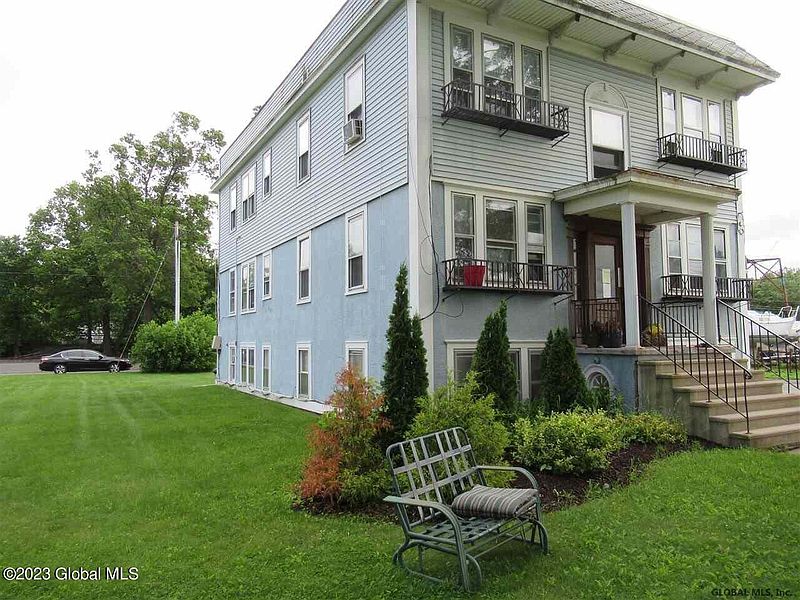 2nd image of 320 Meriline Avenue