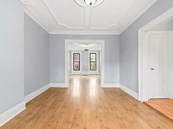 4th image of 21-37 45th Ave
