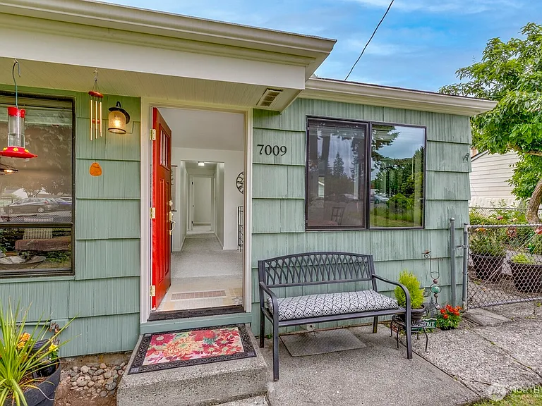 7009 Rainier Dr — Photo 19