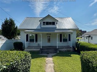 4023 Fairlawn Ave, Dunbar, WV 25064