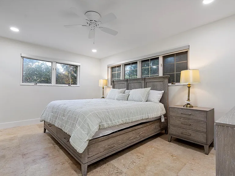 1421 Ponce De Leon Dr — Photo 48