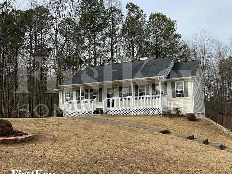 82 Broadlands Dr — Photo 1