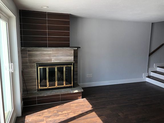 4th image of 854 Centennial Sq N