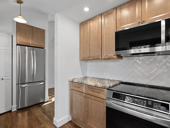 4th image of 114 W Park Ave #B