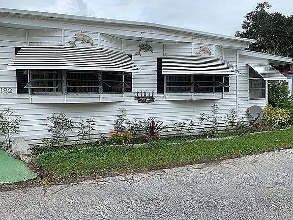 2nd image of 1208 Lee St Lot 182