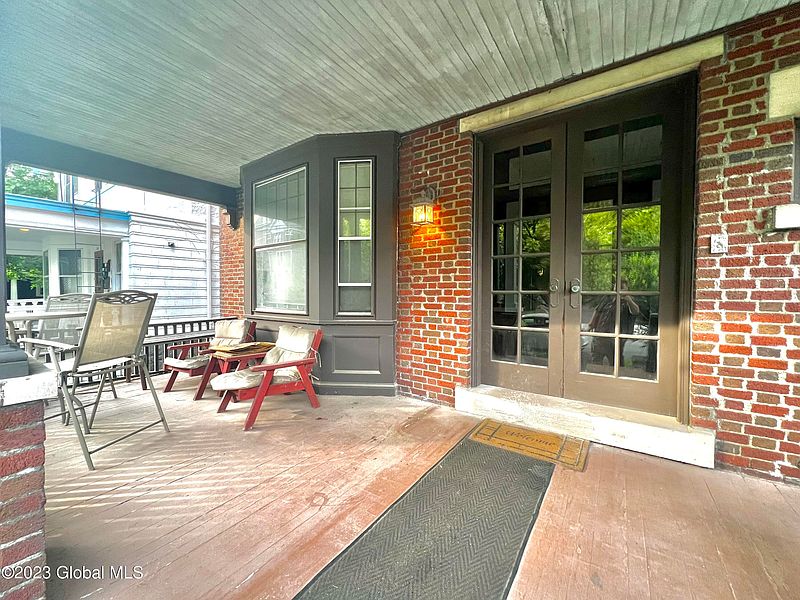 4th image of 540 Myrtle Avenue