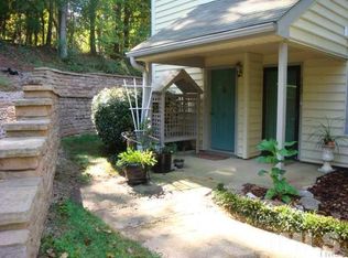 104 Oak Hollow Ct, Raleigh, NC 27613