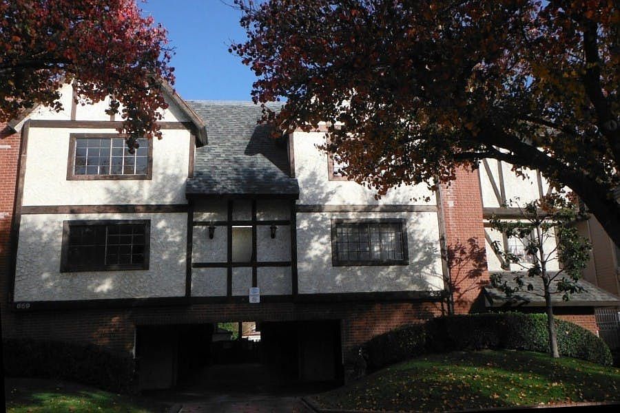 1st image of 655 Alexander St Unit 3