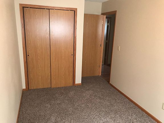 2nd bedroom-new carpet
