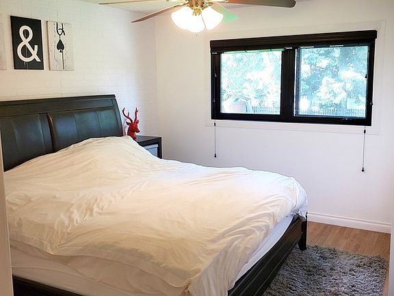 3rd image of 74 Lorraine Cres