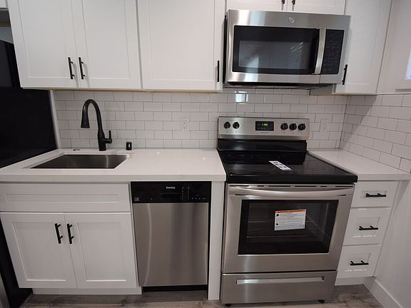 5th image of 19425 Haynes St #17662958