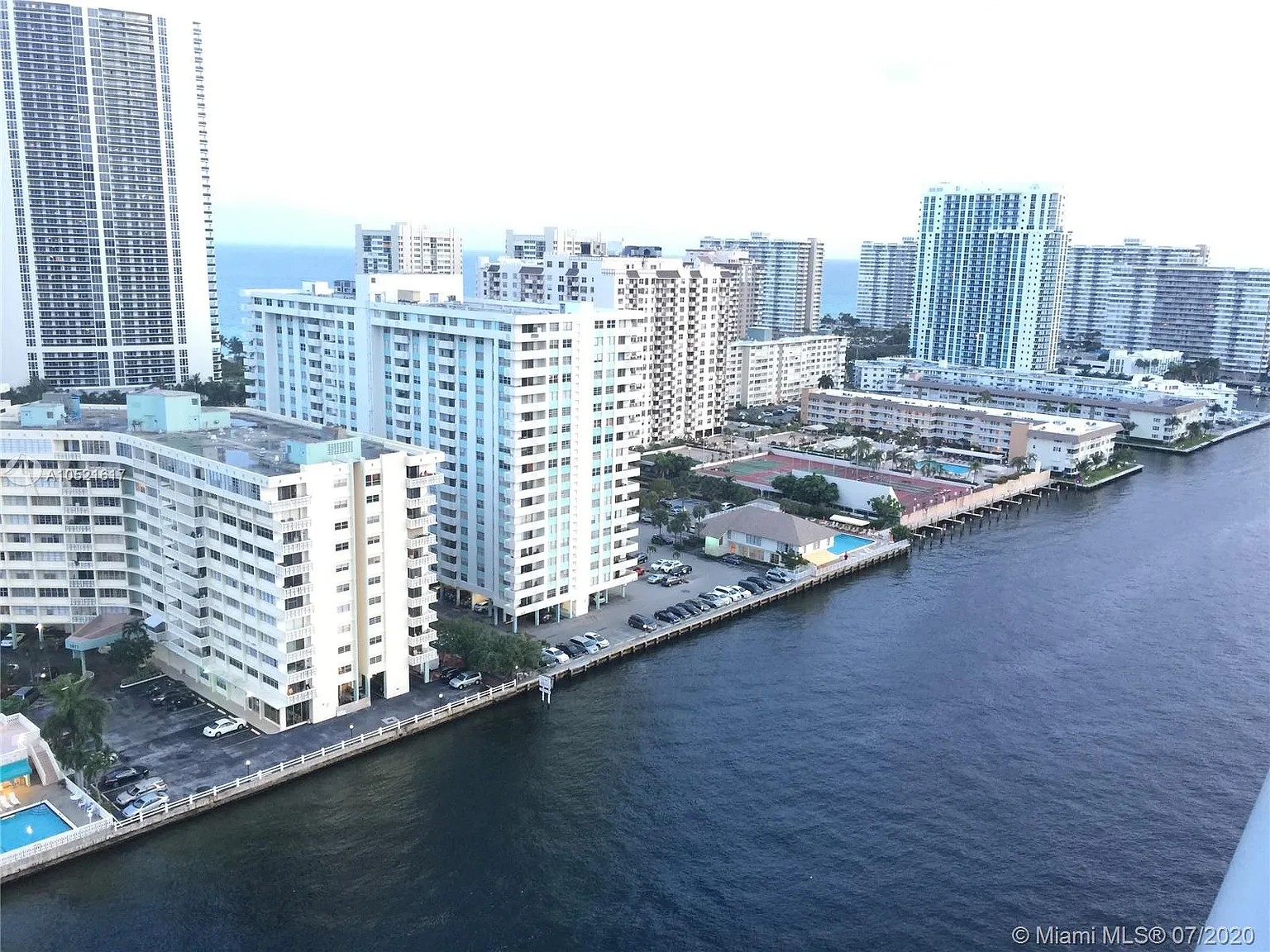 Beachwalk — Photo 4