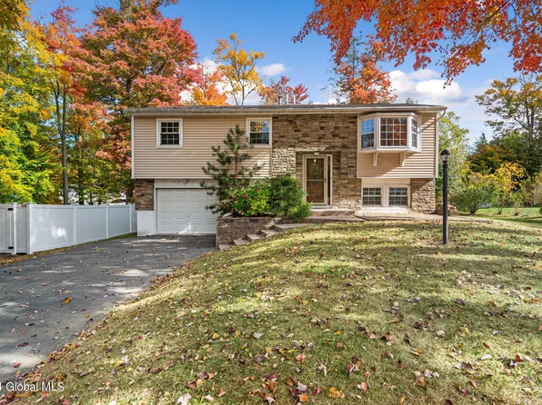 28 Garling Drive, Latham, NY 12110