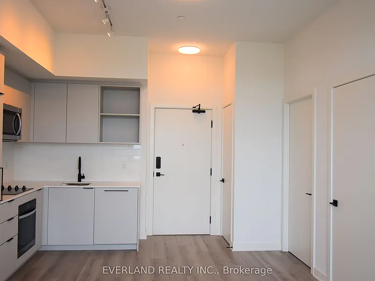 1185 Dupont St #1105 — Photo 21