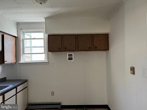 5th image of 201 Mount Airy Ave