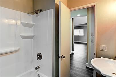 2nd image of 820 Normark Ter APT 4
