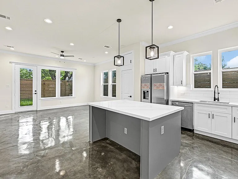 3413 Bremond St — Photo 8