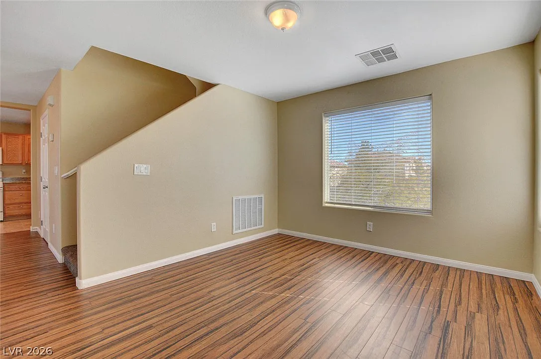 3 bed, 3.5 bath, 1498 sqft, $1,875 — Photo 4