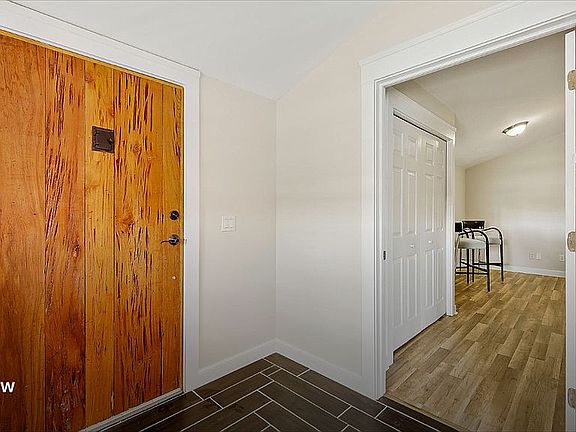 4th image of 701 High St