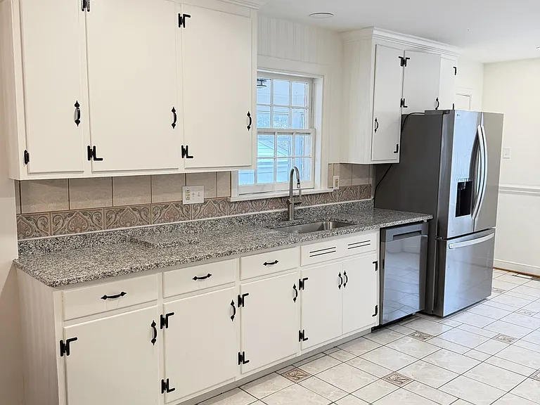 2648 Melbourne Dr — Photo 5