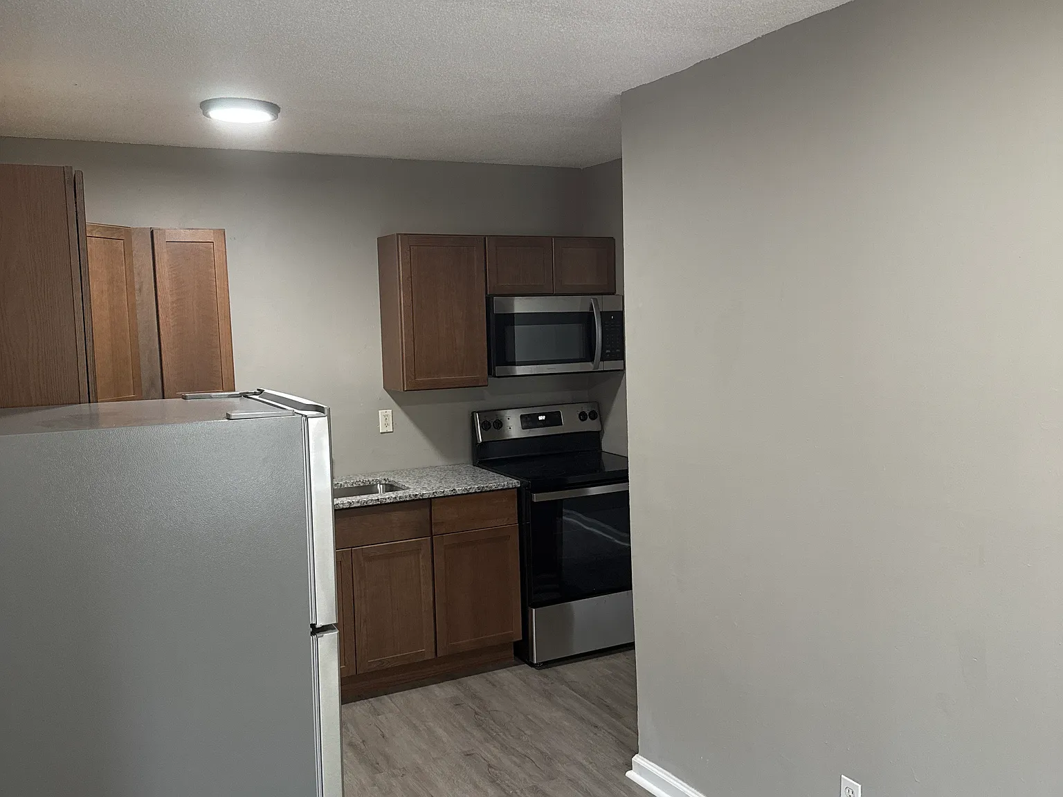 1 bed, 800 sqft, $795 — Photo 3