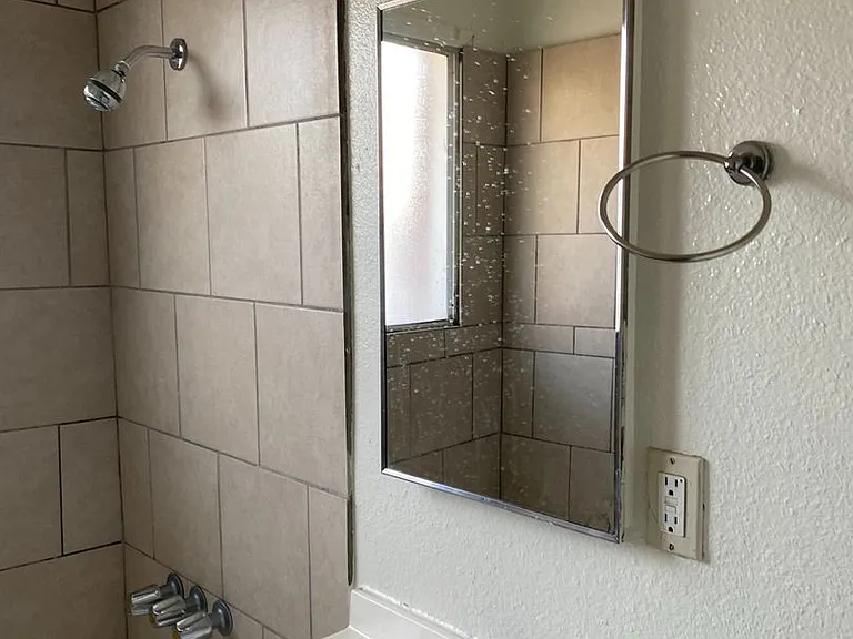 461 W Colorado St — Photo 22