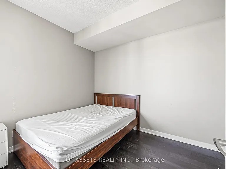 770 Bay St #2112 — Photo 11