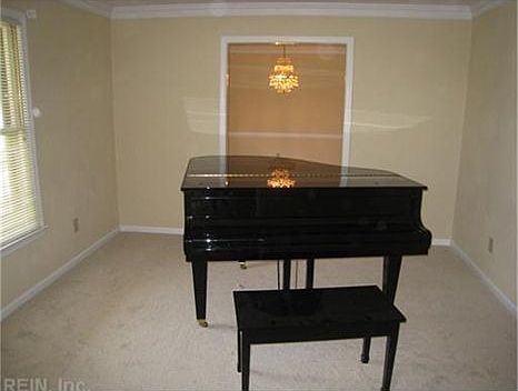 4th image of 1565 Waterside Dr N