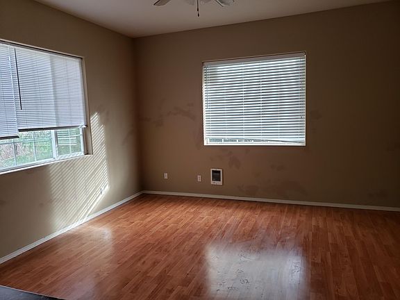 400 sq ft apartment, 9 ft ceiling