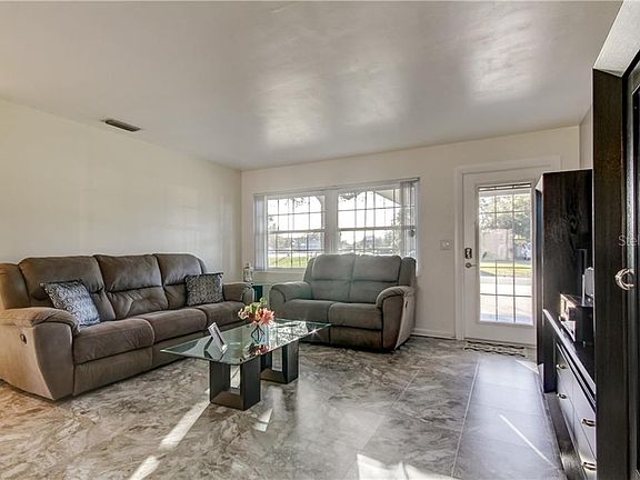 5th image of 2191 Poinciana Ter