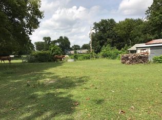 210 S 7th St, Parsons, KS 67357