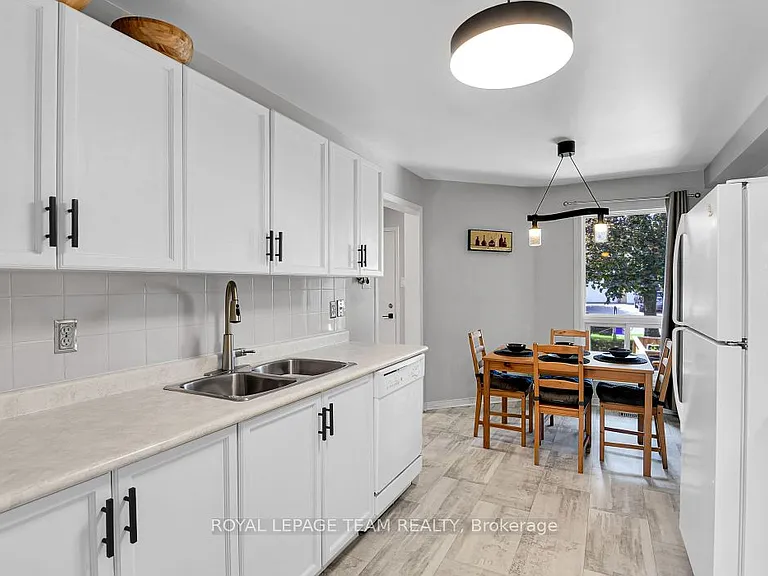 1443 Caravel Cres — Photo 10