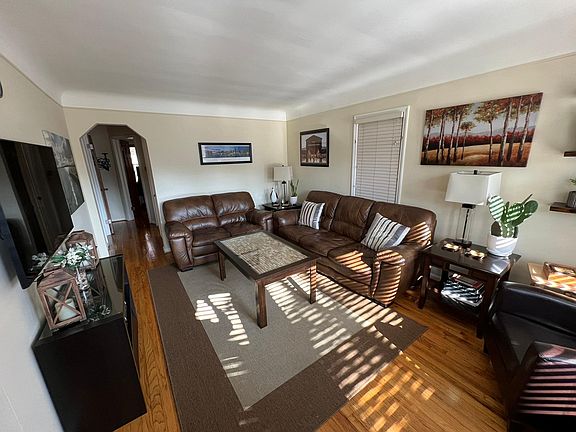 Living Room (looking towards back of house)