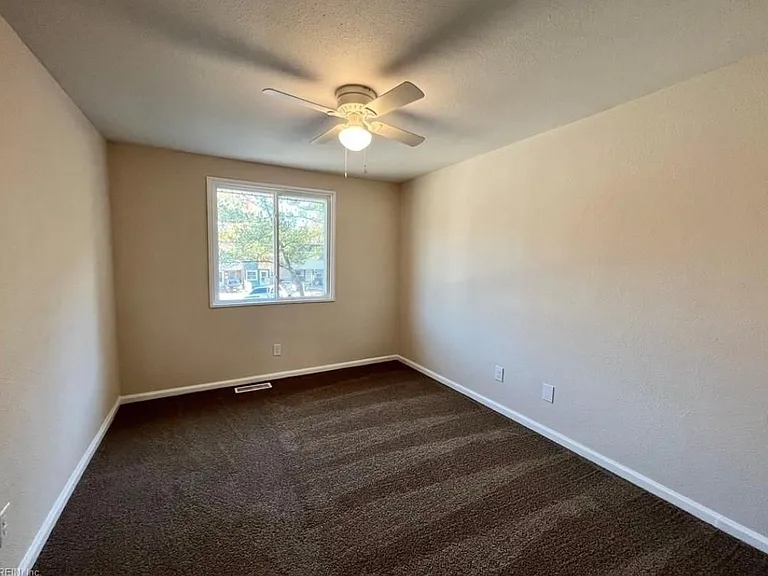 6505 Harvey Ct — Photo 22