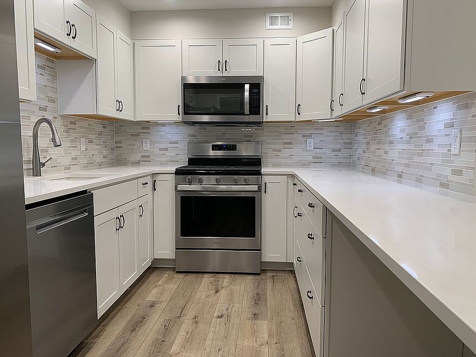 1st image of 2540 Abbington Dr SE