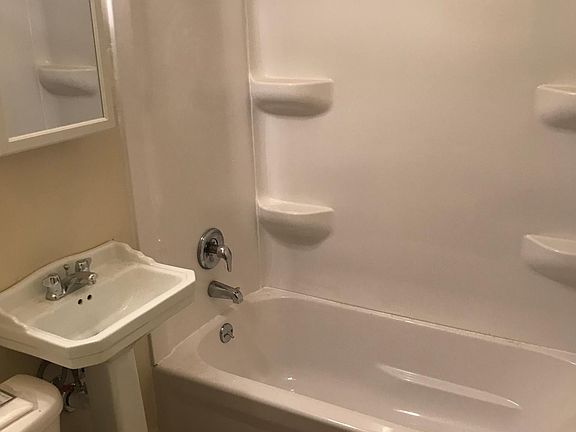3rd image of 5327 Park Ave