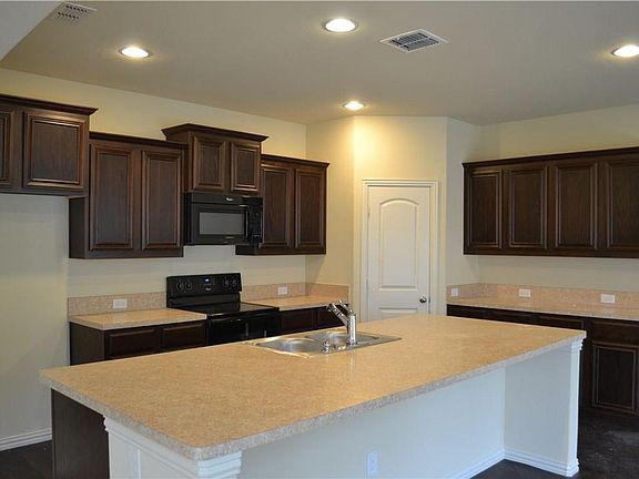 4th image of 3725 Caladium Ln