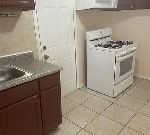 4th image of 12412 223rd St