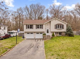 14 Spruceland Rd, Enfield, CT 06082