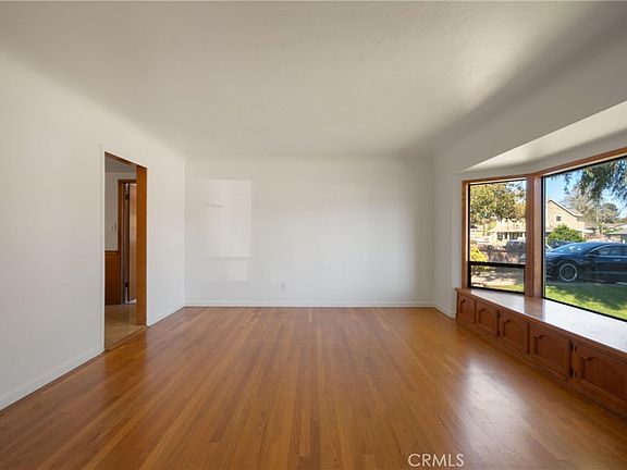 4th image of 350 Walnut St