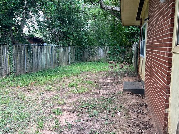 4th image of 1917 S Riverview Cir