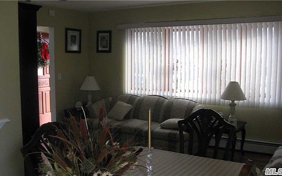 4th image of 135 Stumpel St