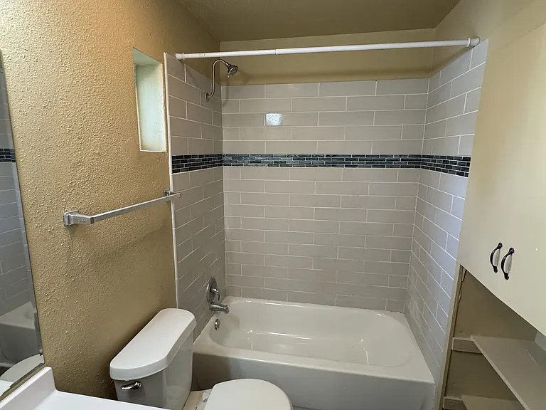 216 Lucas St #6 — Photo 10