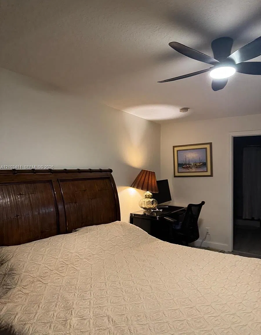 Palm Lakes Gardens — Photo 4