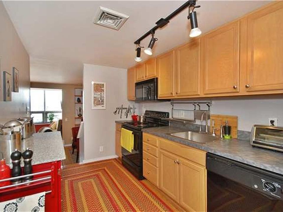 2nd image of 689 Luis Munoz Marin Blvd APT 404