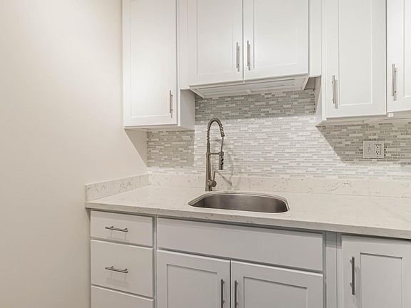 4th image of 1614 Hudson St APT 318