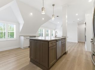 317 Main St APT 7, Wakefield, MA 01880